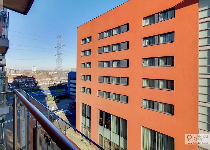Deluxe One Bed Apartment By London Excel